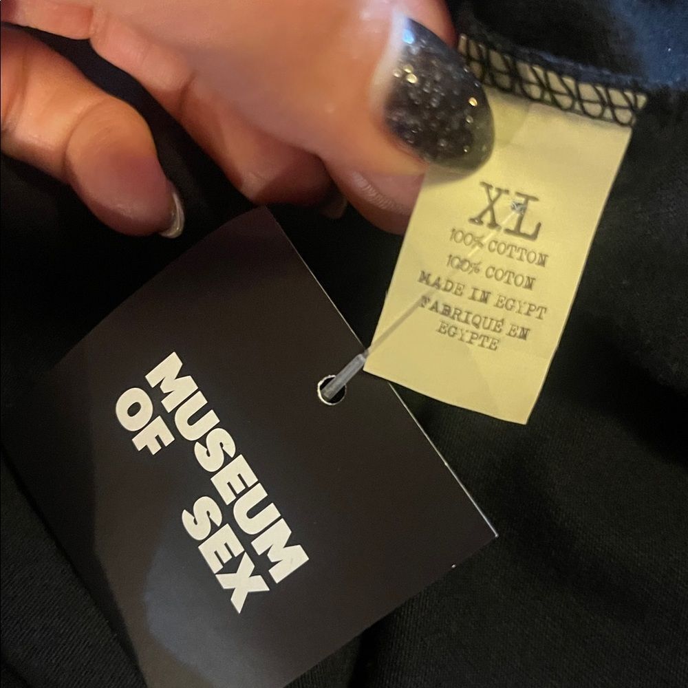 Museum of sex Black T-Shirt extra large NWT - Picture 6 of 6